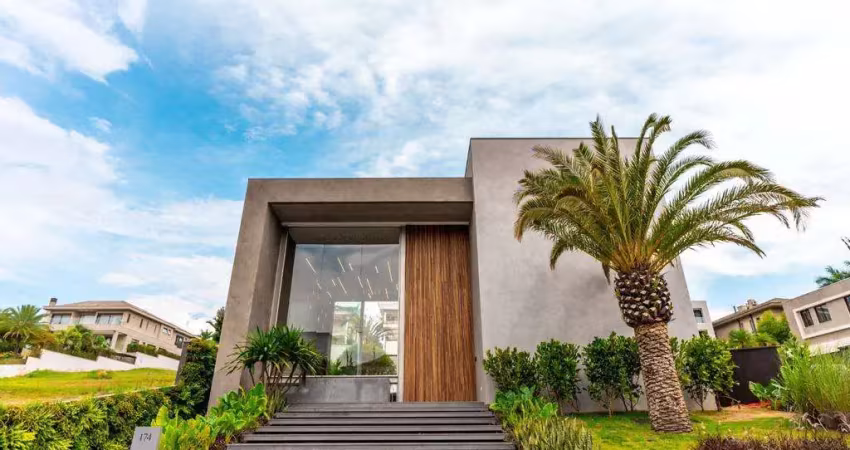Casa à venda em santana de parnaíba,  alphaville, com 5 suítes, com 1300 m², tamboré dois