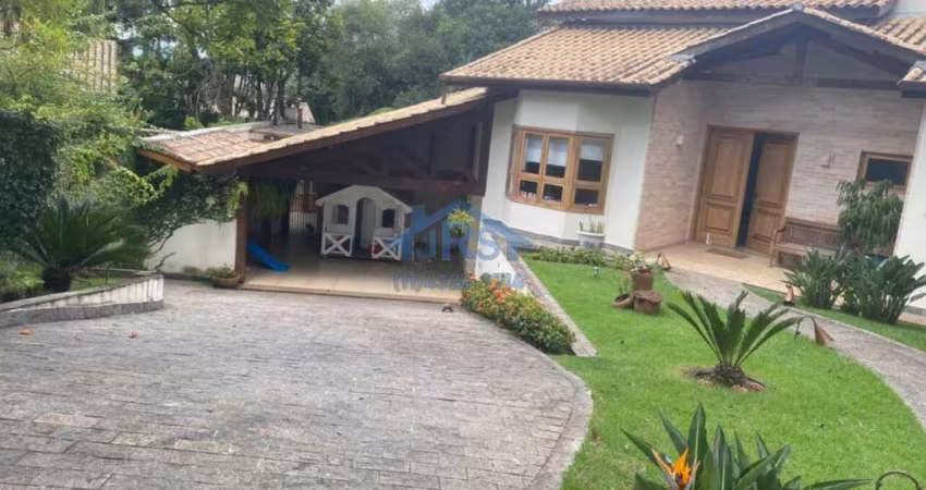 Sobrado com 4 dormitórios à venda, 376 m² por R$ 2.100.000,00 - Altos de São Fernando - Jandira/SP