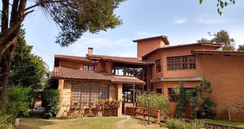Sobrado com 4 dormitórios à venda, 890 m² por R$ 1.970.000,00 - Altos de São Fernando - Jandira/SP