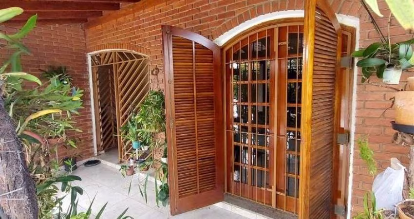 Casa com 3 dormitórios à venda, 228 m² por R$ 700.000,00 - Nakamura Park - Cotia/SP