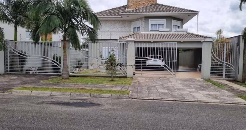 Casa com 4 dormitórios sendo duas suites e 6 vagas de garagem á venda no São Braz em Curitiba - PR