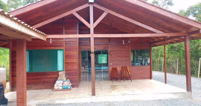Chácara na Lapa com 2.310m² com piscina,  3 dormitórios, área gourmet e semi-mobiliada pra você viver ao máximo a natureza! Bairro Mariental - Lapa -PR