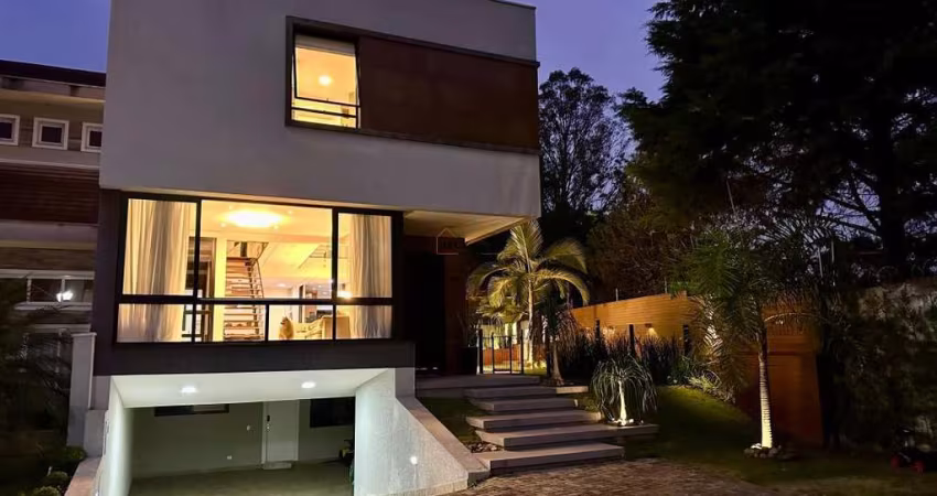 Sobrado de alto padrão em condomínio fechado no Bairro do Atuba com 278m², 4 dormitórios ( sendo 2 suítes e 2 Demi suítes ) e 4 vagas - Atuba - Curitiba - PR