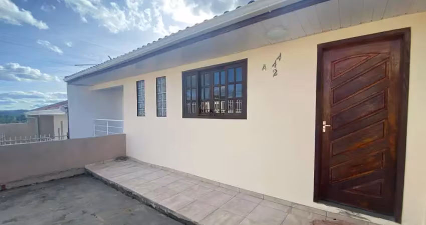 Casa com 3 dormitórios sendo uma suite e 3 vagas de garagem para locação em Lamenha Grande - Almirante Tamandaré - PR