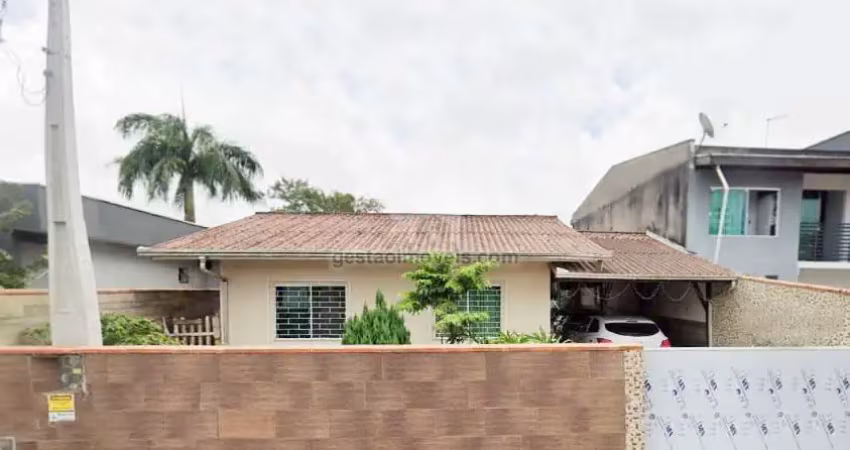 Casa 2 quartos com Piscina no Bairro Sta Regina em  Camboriú