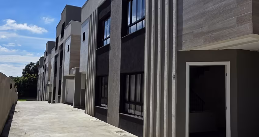 Sobrado em Condominio | 3 Dorm | 2 vagas | 102m² priv | Pilarzinho/PR