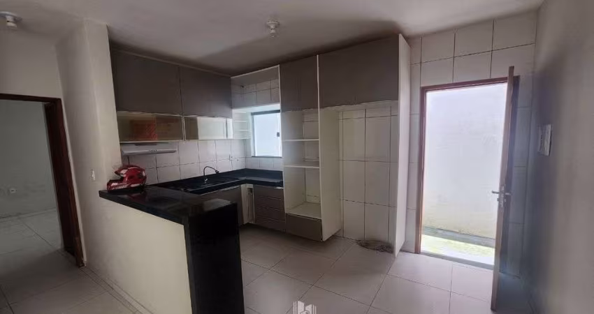 Casa a Venda em Região do Cohatrac - Cond. Apia II - 3 quartos - Nascente