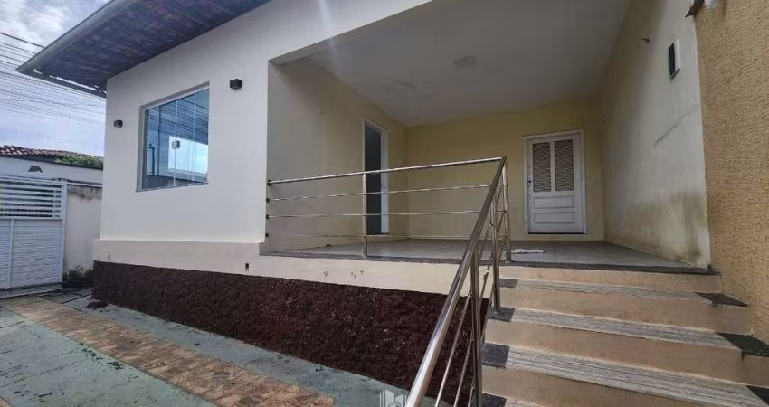 Excelente Casa a Venda em São Francisco - 4 quartos - Reformada - Ventilada
