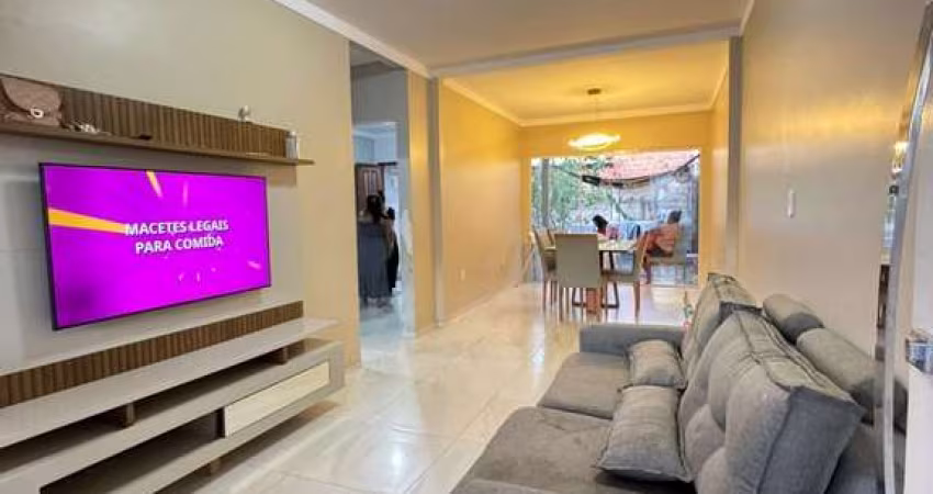 Excelente Casa a Venda em Res. Pinheiros - 2 quartos - Piso no Porcelanato