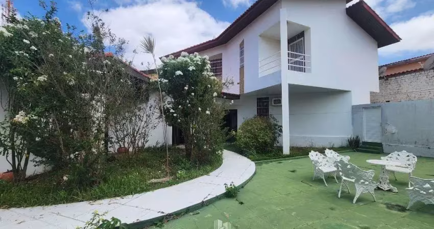 Vende-se casa duplex no quintas do calhau lado praia - 3 quartos - ventilada