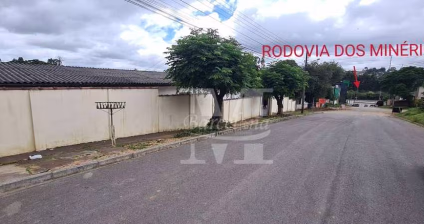 CASA COMERCIAL E RESIDENCIAL NO ABRANCHES. DE ESQUINA HÁ 01 QUADRA DA RODOVIA DOS MINÉRIOS ESTUDA CARRO COMO PERMUTA