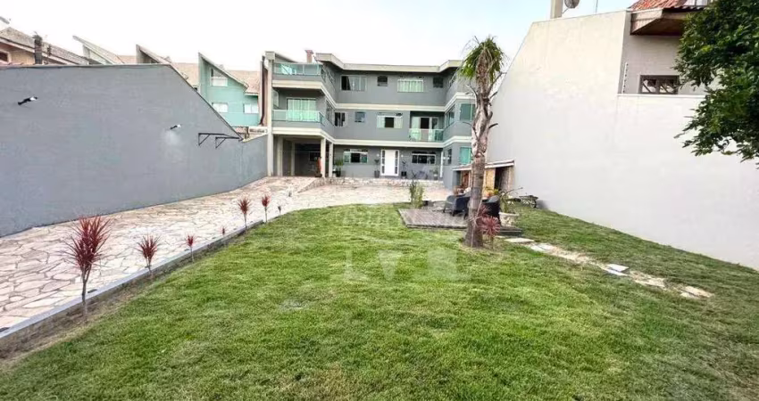 Bela casa com amplo terreno em area nobre do atuba.  há  01 quadra da mascarenhas . estuda permuta.