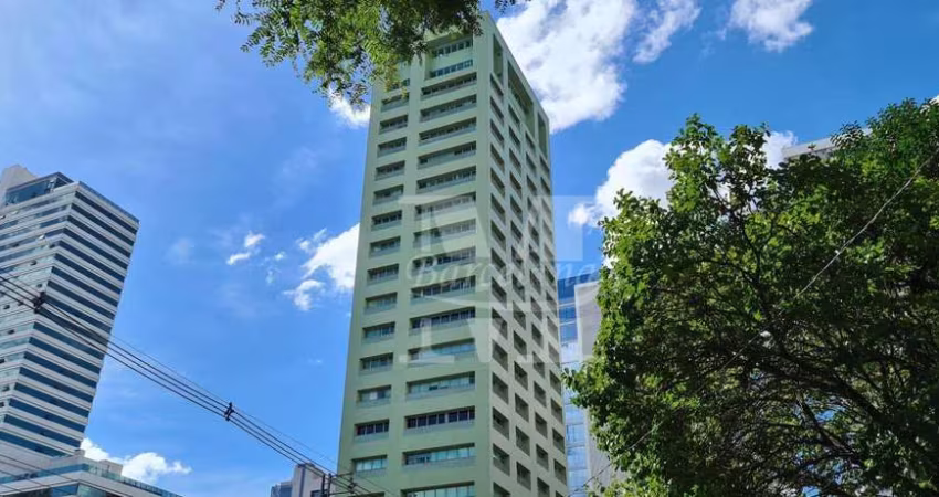 CJTO COMERCIAL BATEL CENTRO BELA VISTA ANDAR ALTO PORTARIA 24 HORAS PRÓXIMO AO SHOPPING CRYSTAL E CURITIBA PRÉDIO PASTILHADO ESTACIONAMENTO NO SUBSOLO