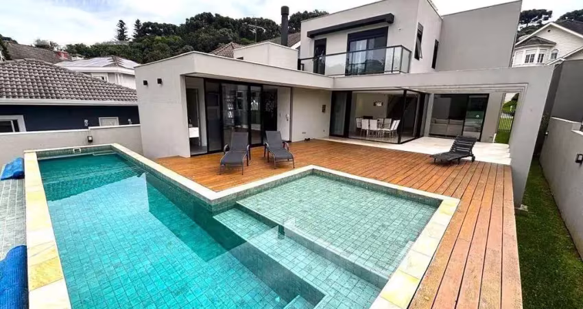 AO LADO PARQUE TINGUI, CASA 100% ATUALIZADA. IMPECÁVEL! 4 QUARTOS SENDO 4 SUÍTES, SEMI MOBILIADA, PISCINA, SUÍTE TÉRREA. CONDOMÍNIO LE PARC RESIDENCE.