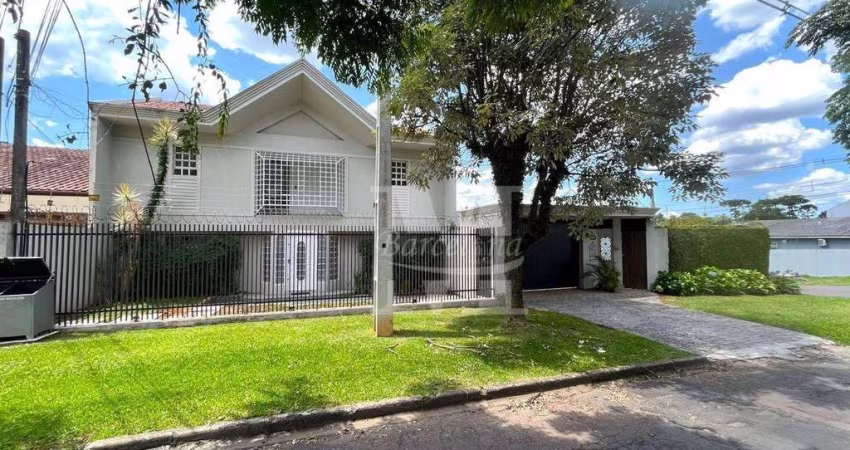 CASA RESIDENCIAL/COMERCIAL DE ESQUINA. TERRENO COM 800M². MUITO BEM CONSTRUÍDA. SEMINÁRIO/SANTA QUITÉRIA. VALOR EM DÓLAR (USD 460.300,00).