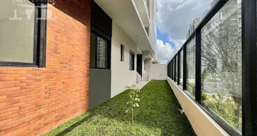 Apartamento garden com 3 suítes, semi novo, 2 vagas, sacada e churrasqueira. bigorrilho, champagnat. permuta imovel ou carro