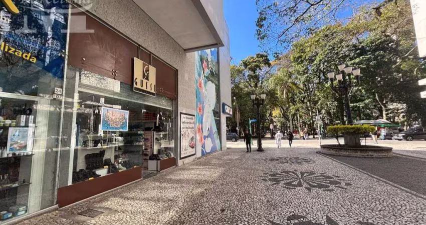 Loja no calçadão da praça osório. centro de curitiba, ao lado da caixa econômica. próxima ao palácio avenida
