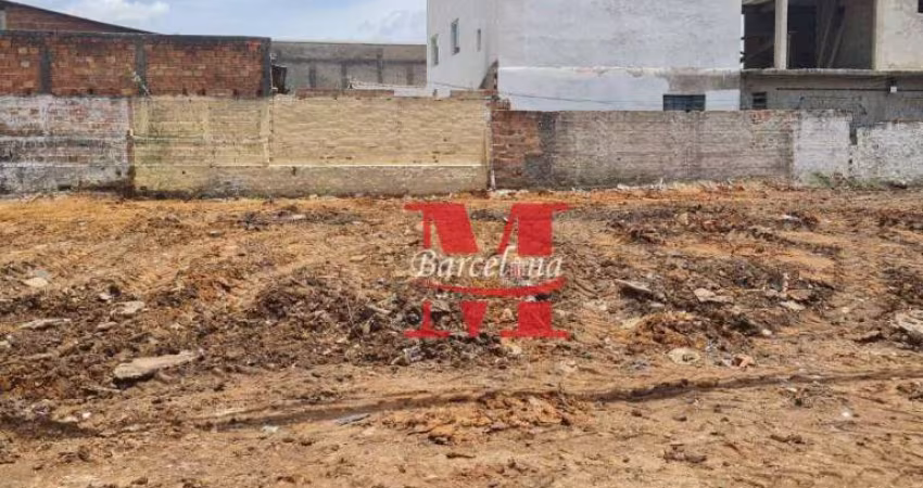 TERRENO DE ESQUINA NO BOQUEIRÃO, DE ÓTIMA LOCALIZAÇÃO
