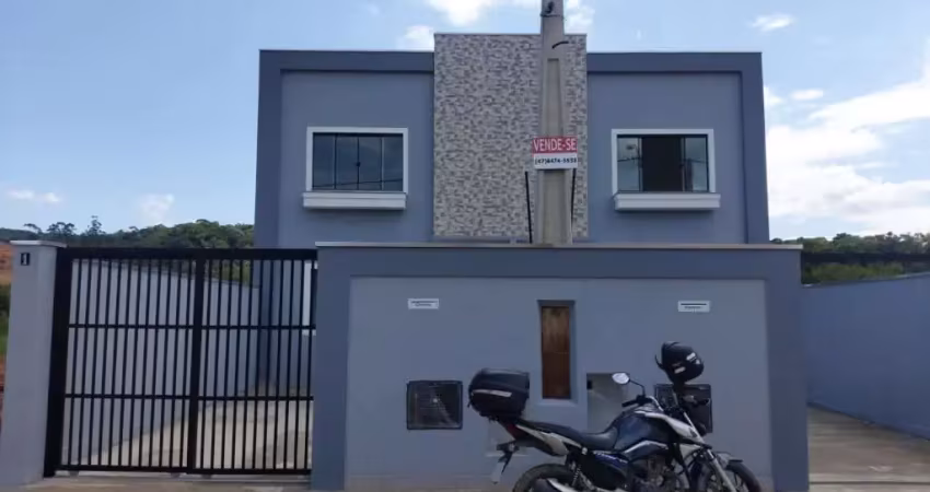 Sobrado padrão de 2 dormitórios sendo uma suíte no bairro rio do meio em itajaí sc