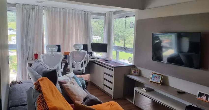 Excelente apartamento de 2 dormitórios sendo uma suíte no bairro ressacada em itajaí sc