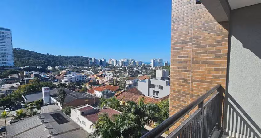 Excelente apartamento de 2 dormitórios sendo uma suíte próximo a praia brava