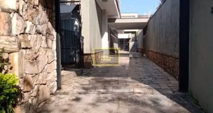 Casa térrea espetacular com 3 suítes, lazer completo e edícula em localização privilegiada!