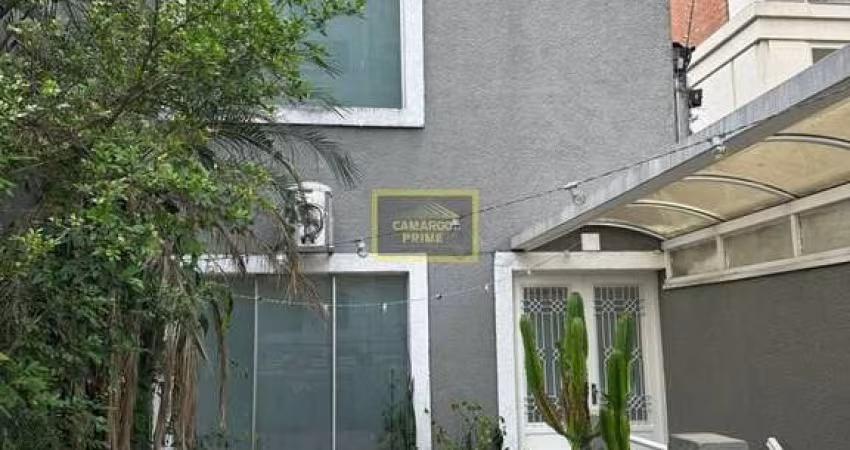 Casa com 03 dormitórios para alugar em Pinheiros