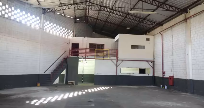 Barracão / Galpão / Depósito com 3 salas para alugar na Avenida César Simões, 381, Jardim Henriqueta, Taboão da Serra