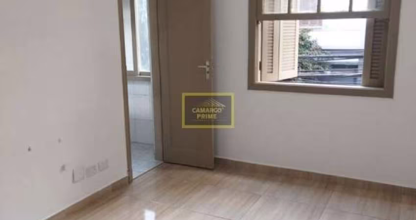 Linda sobre loja comercial com 3 salas, cozinha, 2 banheiros, 60 metros em Pinheiros!