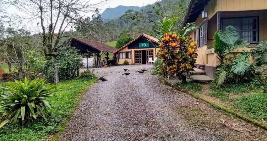 Chácara / sítio com 4 quartos à venda na Vila Nova, Joinville 