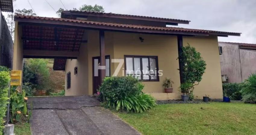 Casa com 1 suíte + 2 quartos à Venda, Boa Vista - Joinville