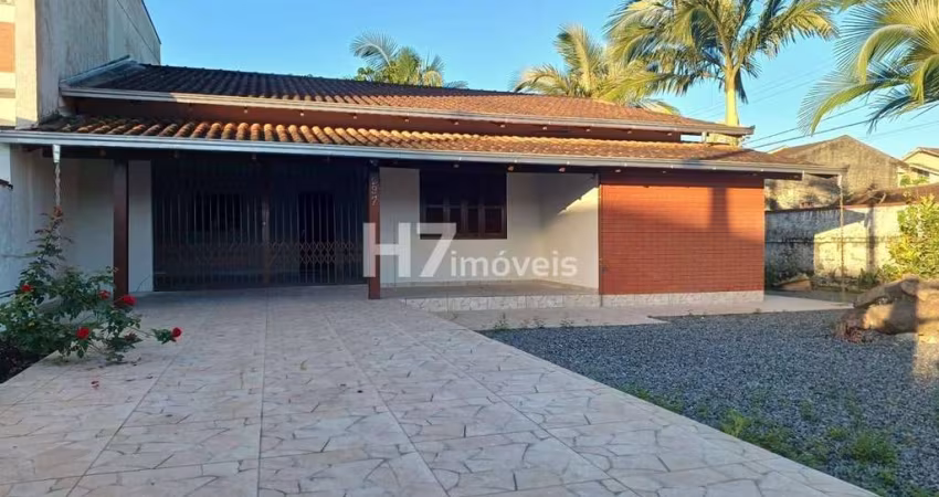 Casa com 1 suíte + 2 quartos, Boa Vista - Joinville