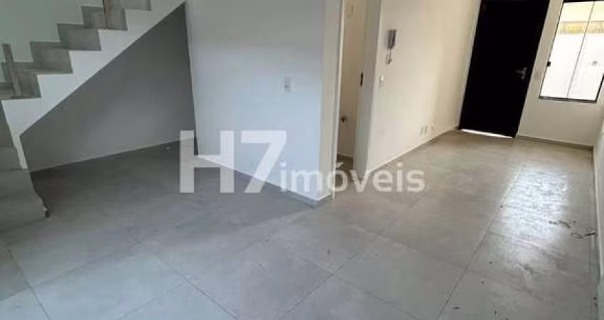 Casa Geminada com 1 suíte + 2 quartos, Santa Catarina - Joinville