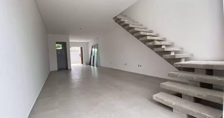 Casa geminada com 1 suíte + 2 quartos, praia da enseada - são francisco do sul