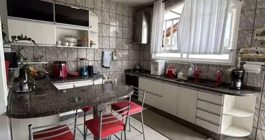 Casa com 4 quartos à venda no Fátima, Joinville 