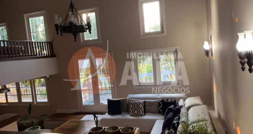 Casa (L) - 4 Dormitórios - Estrada da Fazendinha - Carapicuíba - SP