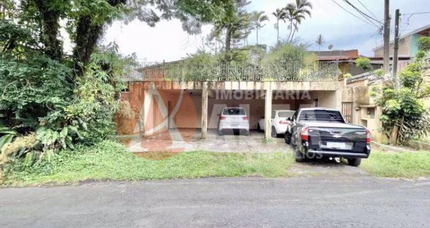 Casa com 4 Dormitórios - Chácara Canta Galo - Cotia/SP