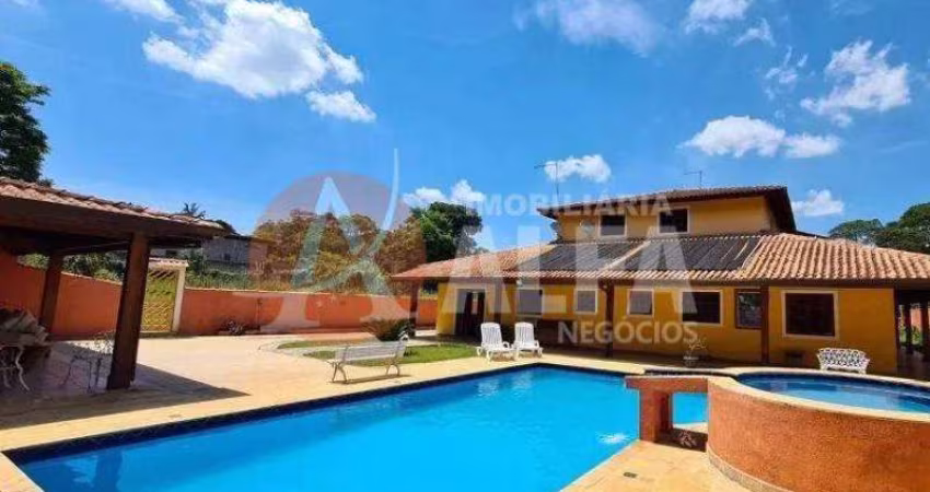 Casa térrea com 6 Dormitórios - Condomínio Residencial Los Álamos - Jardim Vargem Grande - Cotia/SP