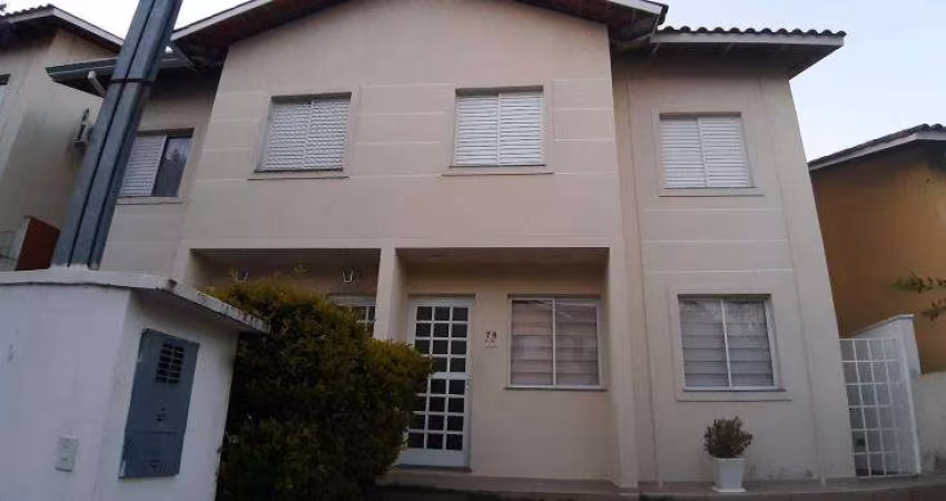 CASA COM 03 DORMITÓRIOS  - CONDOMINIO RESIDENCIAL PORTO SEGURO - COTIA/SP