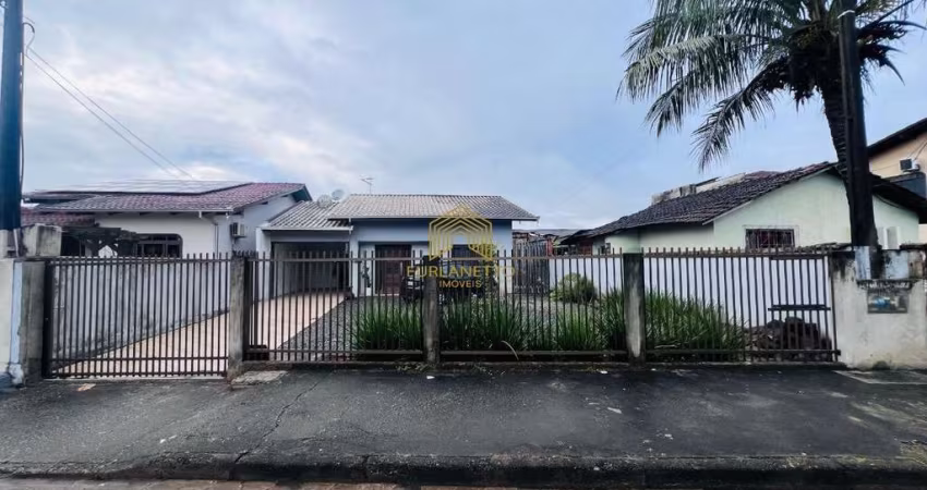 Casa com 3 quartos à venda na Rua Osvaldo Bittelbrunn, 300, Fátima, Joinville