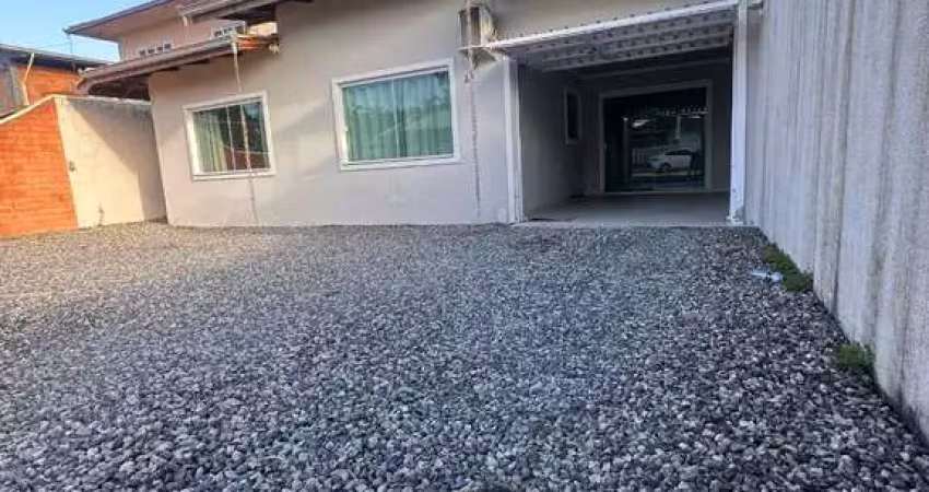 Casa com 3 quartos à venda na Rua das Cegonhas, 417, Iririú, Joinville