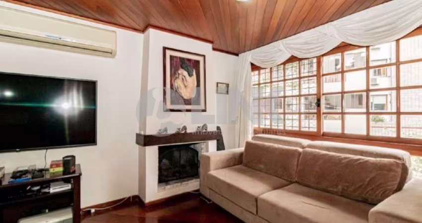 Casa em condomínio com 3 quartos e 2 vagas à venda no bairro Bela Vista em Porto Alegre
