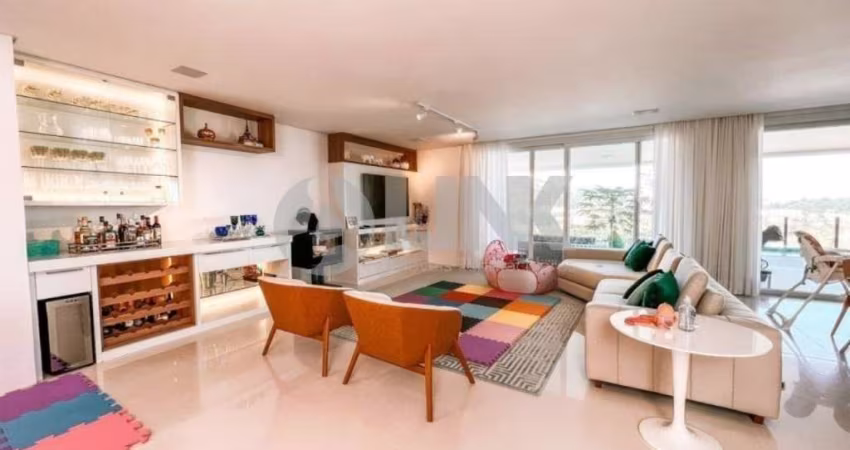 Casa alto padrão no Condomínio Alphaville Porto Alegre com 3 quartos 3 suítes e 4 vagas à venda no bairro Vila Nova em Porto Alegre