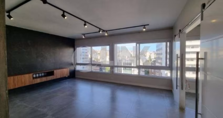 Apartamento 3 dormitórios com 1 vaga de garagem à venda no bairro Moinhos de Vento em Porto Alegre próximo do Parcão