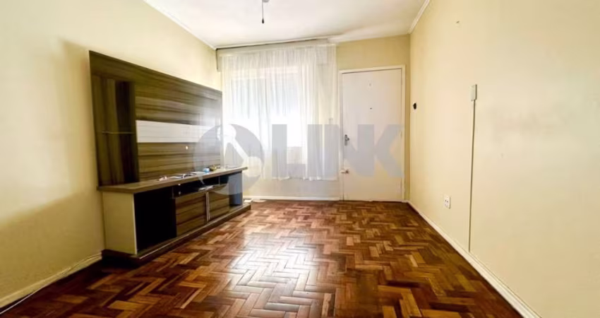 Apartamento 2 dormitórios com 1 vaga de garagem à venda no bairro Vila Ipiranga em Porto Alegre próximo do Shopping Iguatemi e Parque Germânia