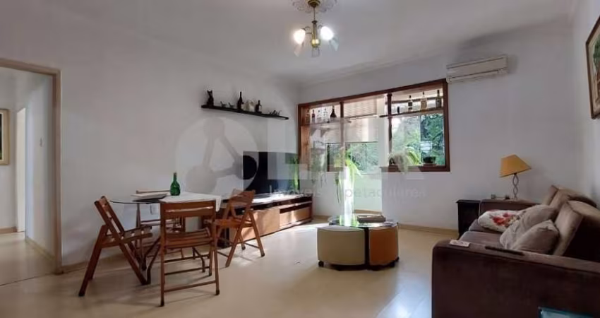 Apartamento 3 dormitórios com 1 vaga de garagem à venda no bairro Moinhos de Vento em Porto Alegre próximo do Parcão