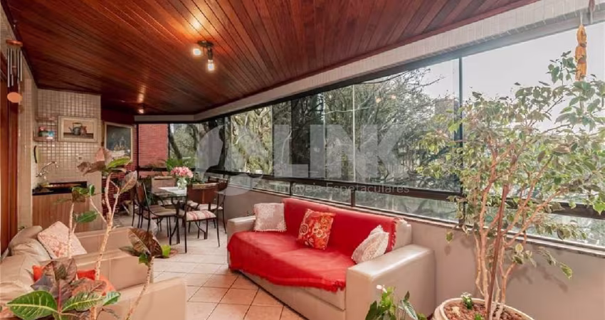 Apartamento alto padrão com 3 quartos à venda no bairro Petrópolis em Porto Alegre