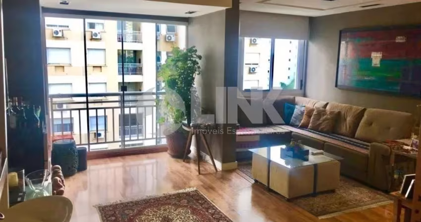 Apartamento com 3 quartos à venda no bairro Passo da Areia em Porto Alegre