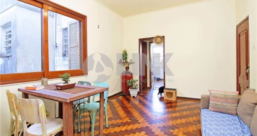 Apartamento de 2 quartos à venda no bairro Santo Antônio em Porto Alegre
