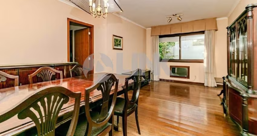 Apartamento de 3 quartos com 1 vaga à venda no bairro Moinhos de Vento em Porto Alegre